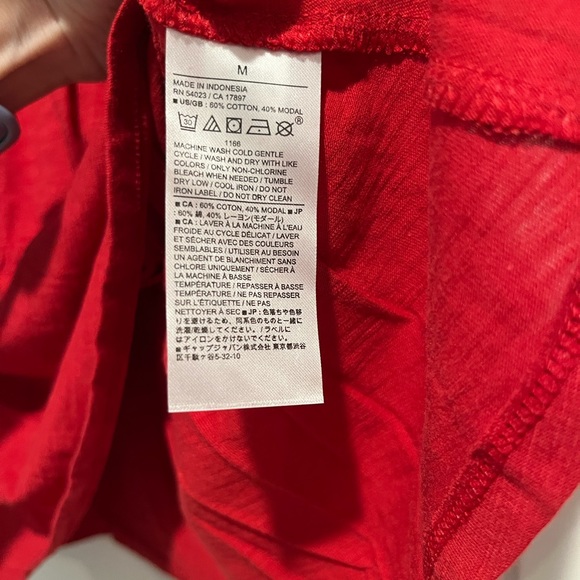 NWT Banana Republic Factory Women’s Red Flutter top - Picture 4 of 8
